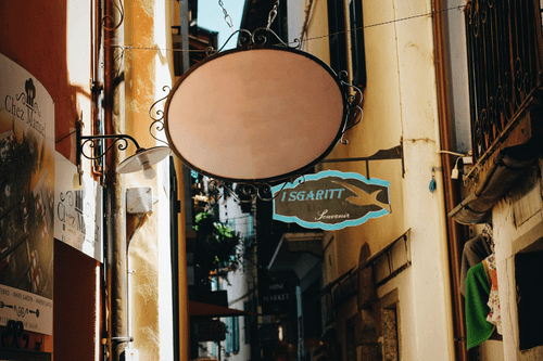 Roound Shape Shop Logo Mockup